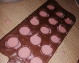 Foto del paso 8 de la receta: Bombones de chocolate con relleno de fresa 🍓 🍫
