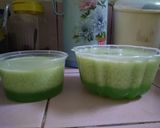Foto langkah ke 3 dari resep Agar-agar lumut melon.