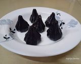 A picture of step 4 of Oreo Modak.