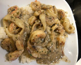 Foto del paso 8 de la receta: Sepia con gambas y calamares en salsa de ajo, perejil y coco…con base de arroz blanco