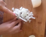 Foto del paso 1 de la receta: Pechuga de pollo en salsa de champiñones 🍄