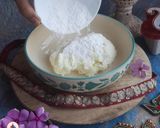 A picture of step 2 of Butterfly pea flower bread cham cham.