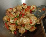 Foto langkah ke 4 dari resep Tumis Terong Pedas.