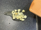蒜香奶油鯛魚義大利麵
