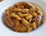 Foto del paso 7 de la receta: Butifarras encebolladas al vermut con alubias