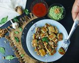 સ્ટફ્ડ ગનોકચી સંગ અખરોટ ચટણી (Stuffed Gnocchi Walnut Chutney Recipe In Gujarati) રેસીપી સ્ટેપ6ફોટો