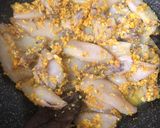 Foto langkah ke 2 dari resep Cumi bumbu kuning.