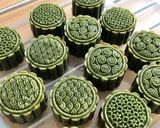 Hình bước làm 9 của món Bánh Trung Thu Mini Thập Cẩm Trứng Muối Với Vỏ Bánh Tảo Xoăn Spirulina