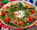 Hình bước làm 3 của món Vòng nguyệt quế (salad xà lách xoong trộn bò)