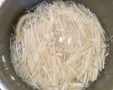 Foto del passaggio 1 della ricetta Insalata di sedano rapa (céleri rémoulade)