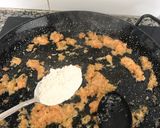 Foto del paso 3 de la receta: Colitas de rape encebolladas