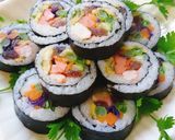 Hình bước làm 3 của món Cơm cuộn rong biển