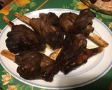 Une image de l'étape 10 de Souris d'agneau confites caramélisées au miel, thym, romarin et badiane.