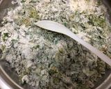 A picture of step 4 of Mix flour Methi Thepla.