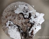 A picture of step 2 of Oreo biscuits cake.