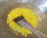 Foto langkah ke 2 dari resep Soto kuning.