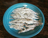 Foto del paso 2 de la receta: Boquerones fritos con pimientos de Padrón