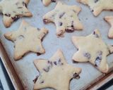 A picture of step 5 of Cranberry Shortbread.