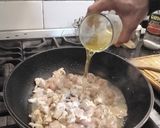 Foto del paso 3 de la receta: Pollo a la mostaza y miel con puré