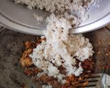 Gambar langkah 8 resipi Nasi goreng ikan sardin.