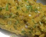 A picture of step 2 of Poha thalipith.