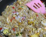 Foto langkah ke 5 dari resep Nasi Goreng Seafood.