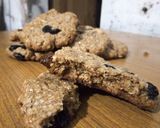 Foto del paso 5 de la receta: Galletitas de avena, miel, frutos secos y pasas de uva