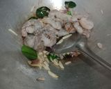 Foto langkah ke 1 dari resep Udang Bumbu Saos Tiram dan Kecap Manis.