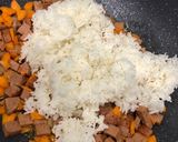 Gambar langkah 3 resipi Spam Chili Oil Fried Rice.