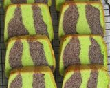 Foto langkah ke 12 dari resep Chiffon Cake Pandan-Ketan Hitam.