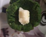 A picture of step 3 of Peas Cheese balls.