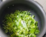 मूली के पत्तों का साग (mooli ke patto ka saag recipe in Hindi) रेसिपी चरण 2 फोटो