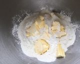Une image de l'étape 2 de Pâte brisée à la liqueur de pêches.