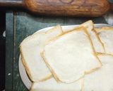 A picture of step 3 of Noodles puff pocket.
