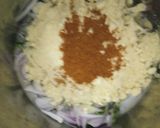 कांदा भजी (kanda bhaji recipe in marathi) रेसिपी स्टेप 3 फोटो 