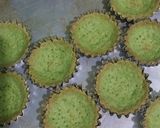 Foto langkah ke 5 dari resep Pie Buah Vla Matcha.