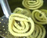 கடலை மாவு முறுக்கு(kadalai maavu murukku recipe in tamil) ரெசிபி ஸ்டேப் 4 புகைப்படம்