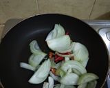 Foto langkah ke 3 dari resep Tumis Kornet Kacang Panjang.