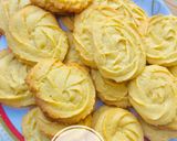 A picture of step 7 of Rich butter cookies.