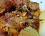 Foto del paso 7 de la receta: Muslitos de pollo con almendras y pasas