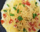 A picture of step 2 of My Nice Omelette for Lunch today. 😁.