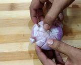 A picture of step 4 of Blooming Onion.