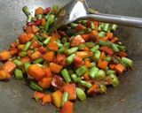 Foto langkah ke 5 dari resep Tumis veggie (buncis wortel).