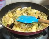 A picture of step 2 of Veggies Majboos: UAE 🇦🇪 Special- Veg. Arabic Rice.