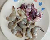 Foto langkah ke 3 dari resep Mix Seafood Saus Padang.