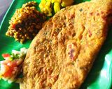 A picture of step 4 of Cabbage Paratha.