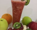 صورة لخطوة 1 من وصفة كوكتيل الفواكه المشكلة 🍎🍌🍊🍏🍐🍒🍓🍐🍓🍍