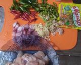 Foto langkah ke 1 dari resep Oseng Ayam Cabe Bawang.