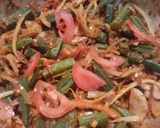 A picture of step 5 of Bhindi masala.