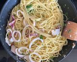 A picture of step 5 of 🍝 Basic☆ Squid- spaghetti aglio olio e peperoncino.